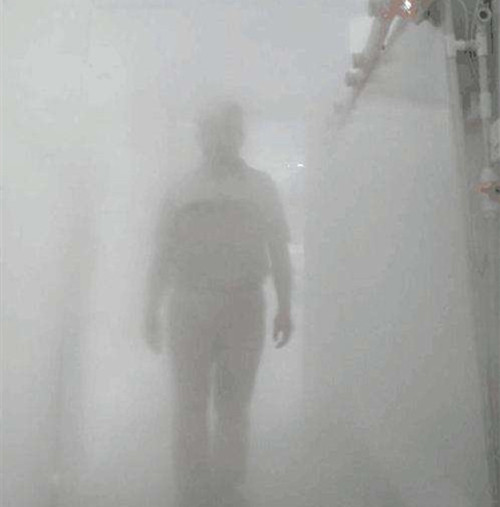 智能人員通道消毒機