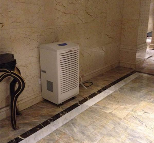 地下室吊頂管道除濕機(jī)